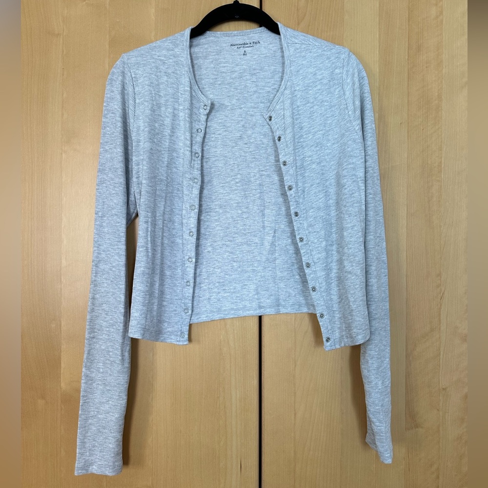 Abercrombie & Fitch long-sleeve featherweight rib cropped Henley